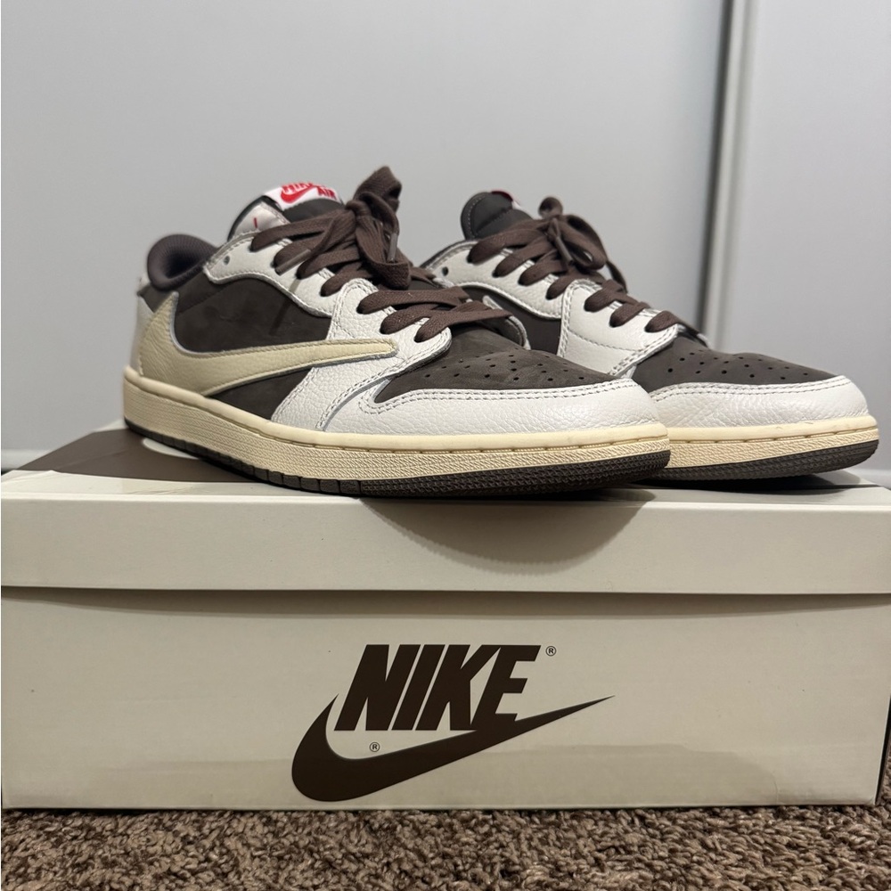 Nike Travis Scott Jordan 1 Low Reverse Mocha Size 9.5
